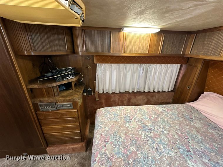 image for item NJ9393 1983 Foretravel V-715R RV