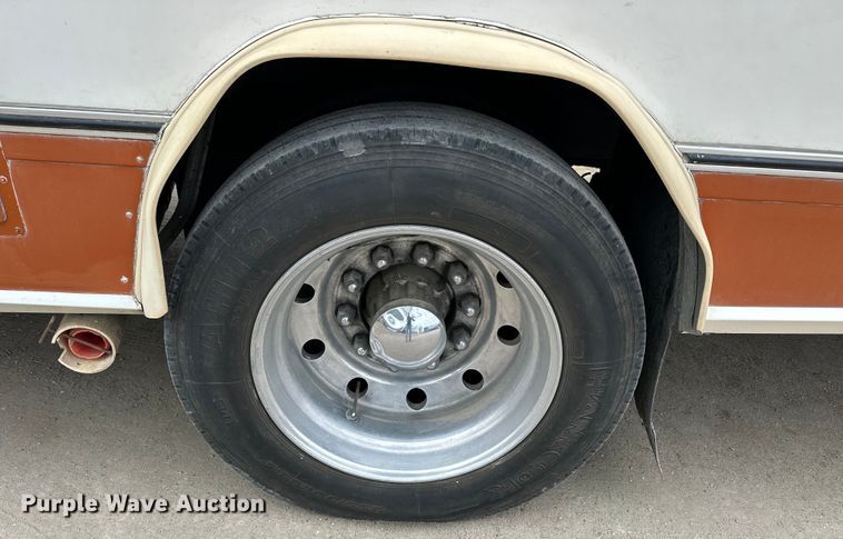 image for item NJ9393 1983 Foretravel V-715R RV