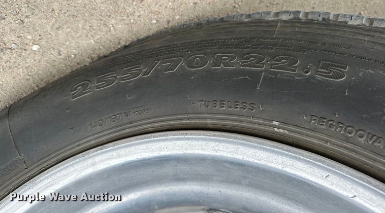 image for item NJ9393 1983 Foretravel V-715R RV