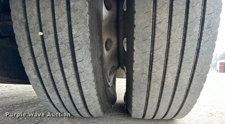 image for item NJ9393 1983 Foretravel V-715R RV