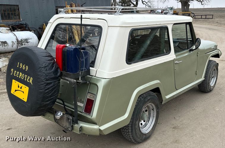 image for item NJ9394 1969 Jeep Commando SUV