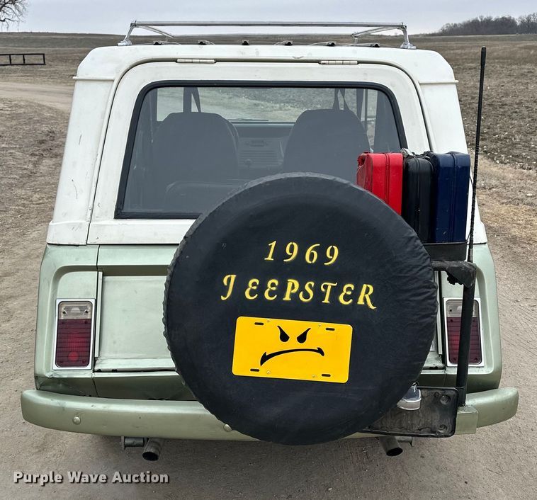 image for item NJ9394 1969 Jeep Commando SUV