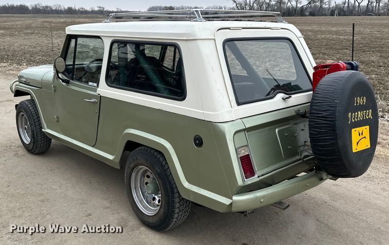 image for item NJ9394 1969 Jeep Commando SUV