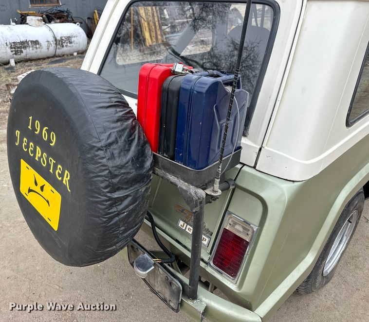 image for item NJ9394 1969 Jeep Commando SUV