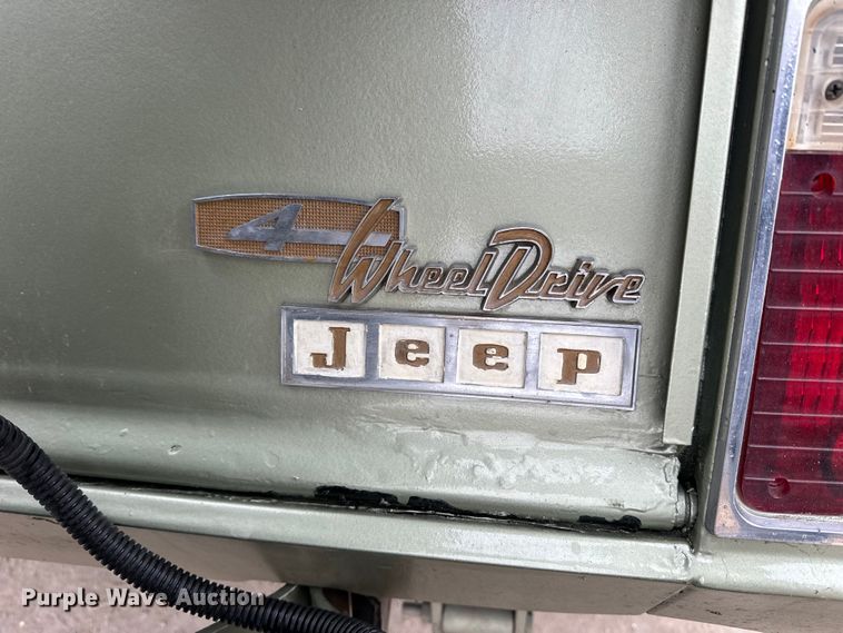 image for item NJ9394 1969 Jeep Commando SUV