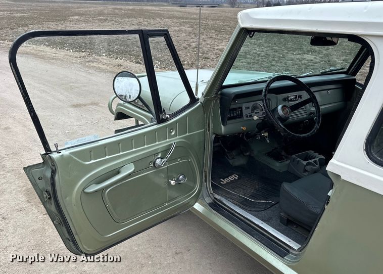 image for item NJ9394 1969 Jeep Commando SUV