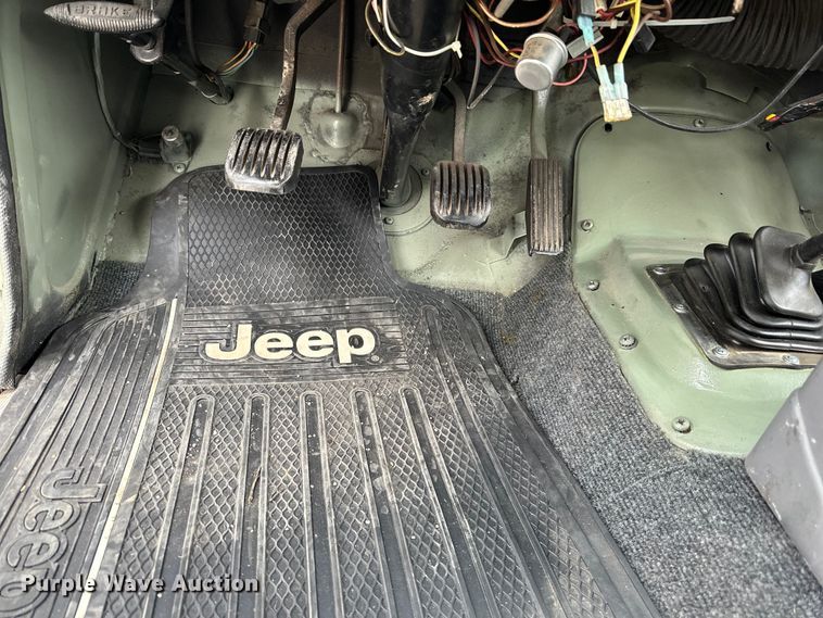 image for item NJ9394 1969 Jeep Commando SUV