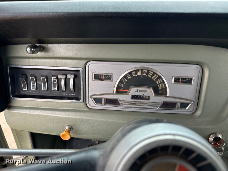 image for item NJ9394 1969 Jeep Commando SUV