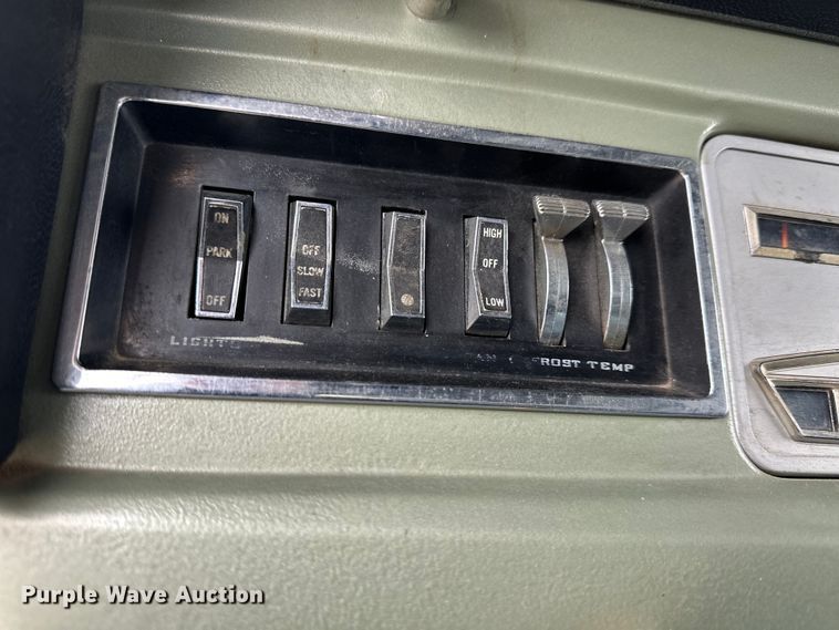 image for item NJ9394 1969 Jeep Commando SUV