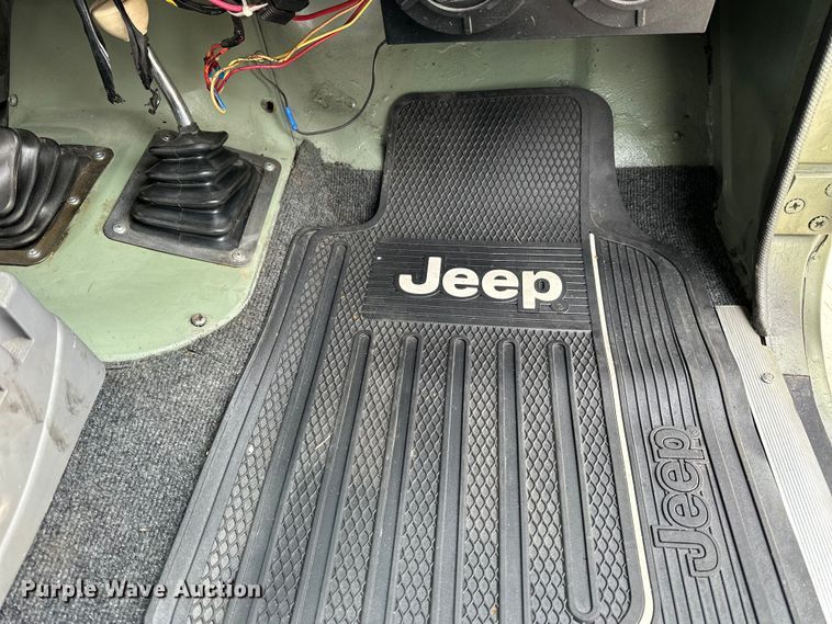 image for item NJ9394 1969 Jeep Commando SUV