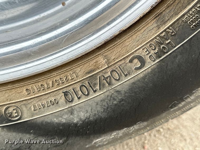 image for item NJ9394 1969 Jeep Commando SUV