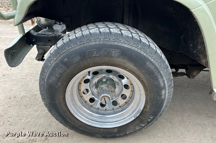 image for item NJ9394 1969 Jeep Commando SUV