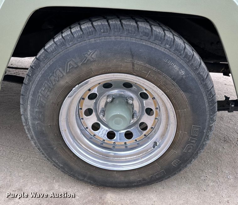 image for item NJ9394 1969 Jeep Commando SUV