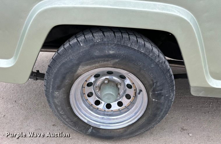 image for item NJ9394 1969 Jeep Commando SUV