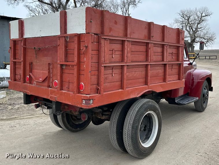 image for item NJ9397 1948 Ford F-5 grain truck