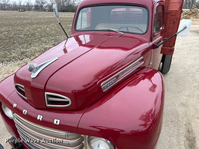 image for item NJ9397 1948 Ford F-5 grain truck