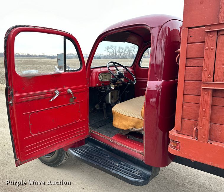 image for item NJ9397 1948 Ford F-5 grain truck