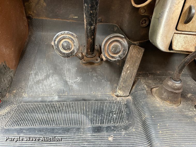 image for item NJ9397 1948 Ford F-5 grain truck