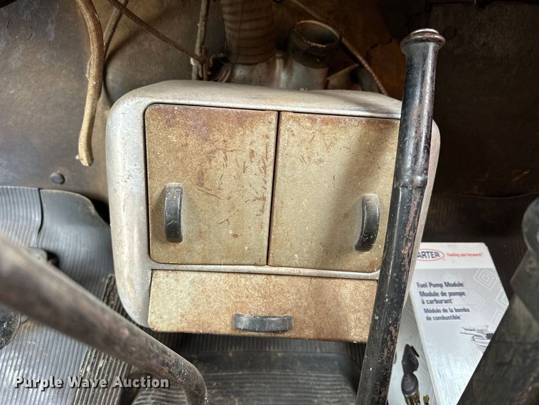 image for item NJ9397 1948 Ford F-5 grain truck