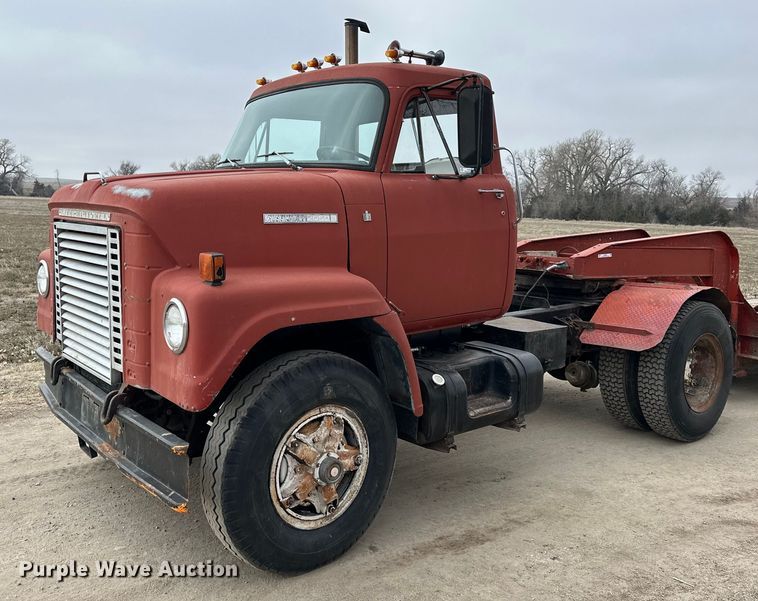 image for item NJ9399 1975 International Fleetstar 2050A semi truck