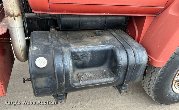 image for item NJ9399 1975 International Fleetstar 2050A semi truck