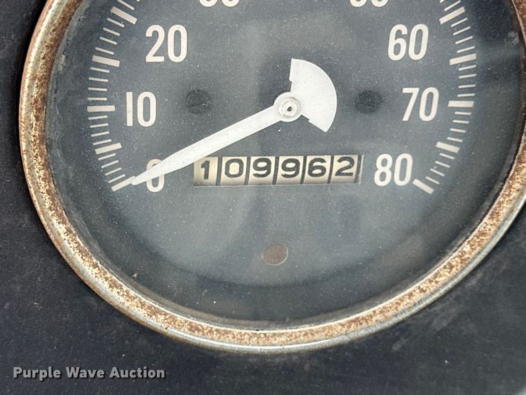 image for item NJ9399 1975 International Fleetstar 2050A semi truck