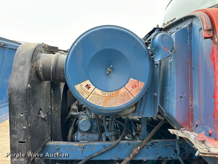 image for item NJ9399 1975 International Fleetstar 2050A semi truck