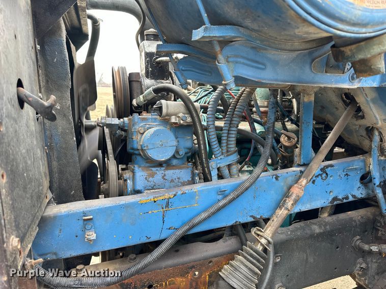 image for item NJ9399 1975 International Fleetstar 2050A semi truck