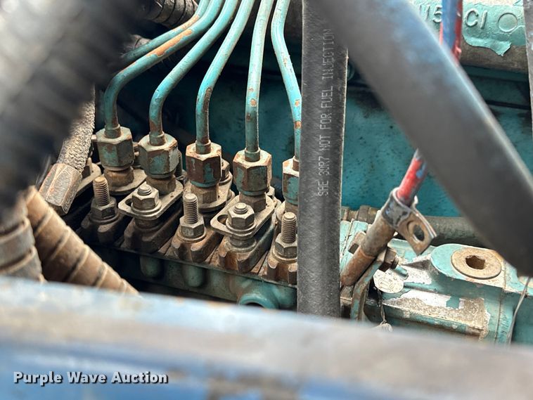 image for item NJ9399 1975 International Fleetstar 2050A semi truck