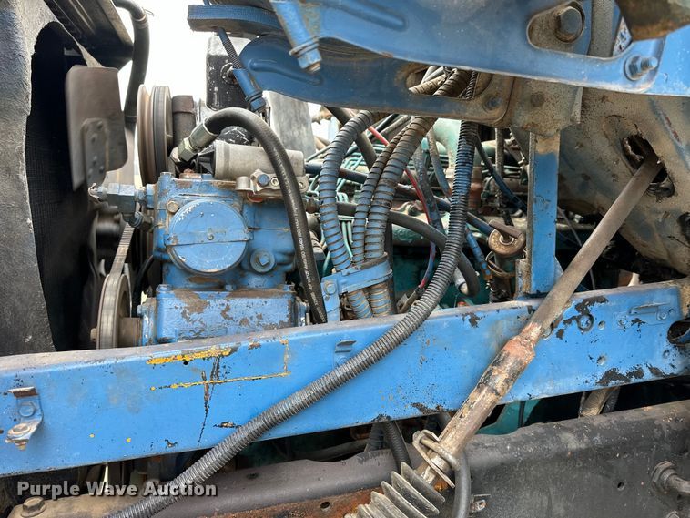 image for item NJ9399 1975 International Fleetstar 2050A semi truck