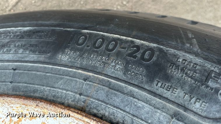 image for item NJ9399 1975 International Fleetstar 2050A semi truck