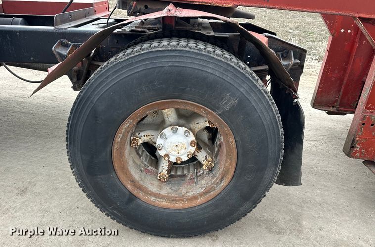 image for item NJ9399 1975 International Fleetstar 2050A semi truck