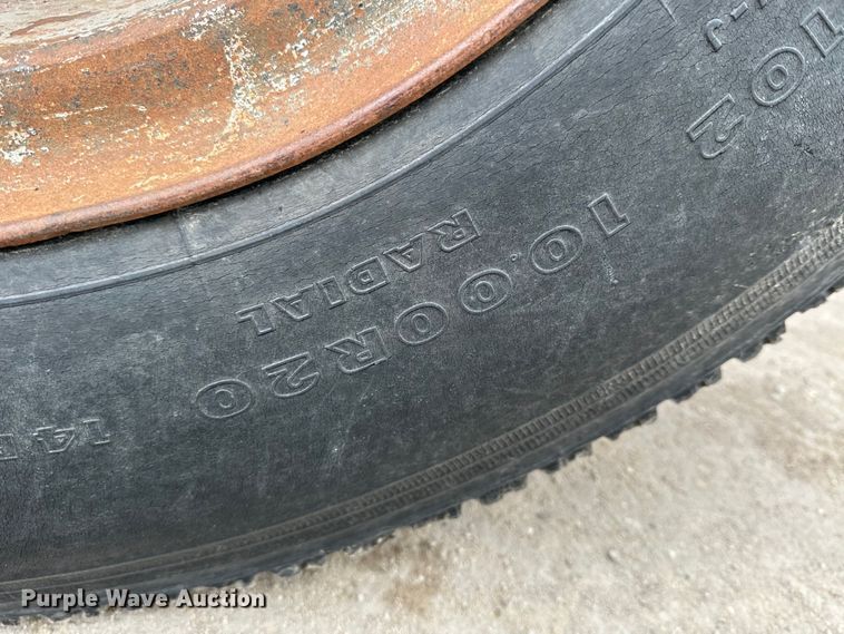 image for item NJ9399 1975 International Fleetstar 2050A semi truck