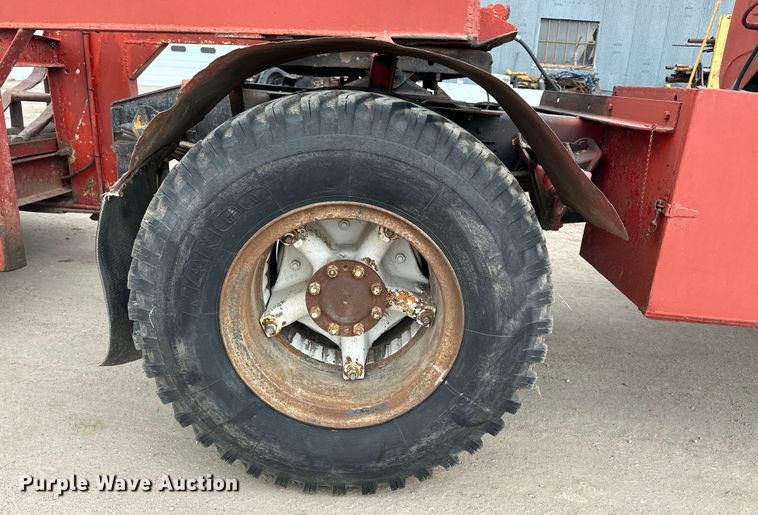 image for item NJ9399 1975 International Fleetstar 2050A semi truck