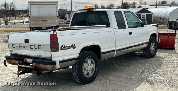 image for item NJ9517 1994 Chevrolet K1500 Ext. Cab pickup truck