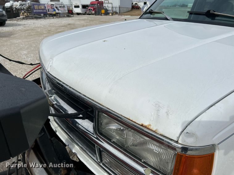 image for item NJ9517 1994 Chevrolet K1500 Ext. Cab pickup truck