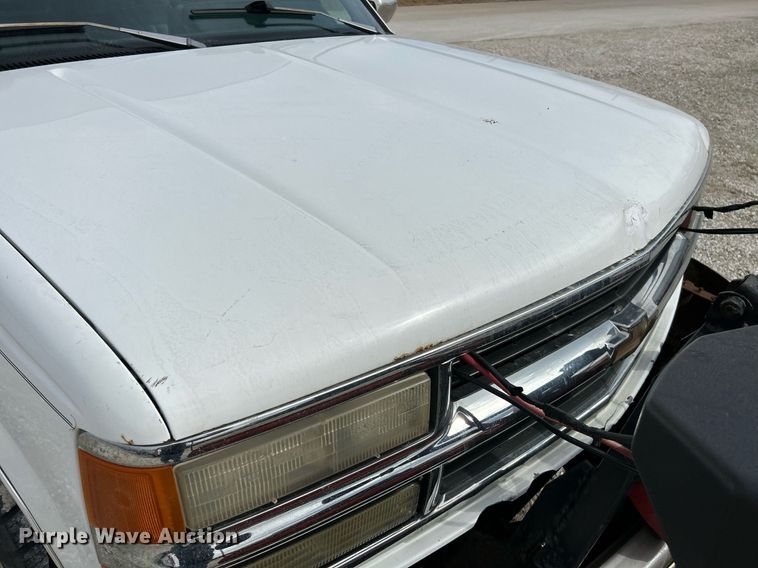 image for item NJ9517 1994 Chevrolet K1500 Ext. Cab pickup truck