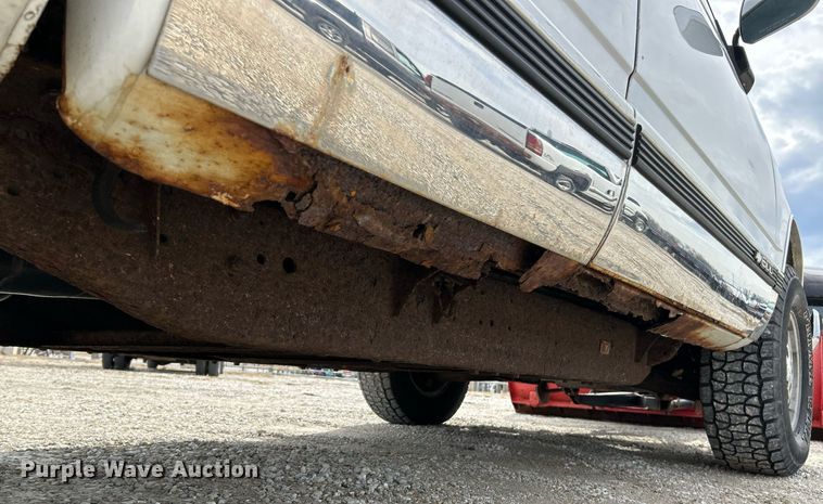 image for item NJ9517 1994 Chevrolet K1500 Ext. Cab pickup truck