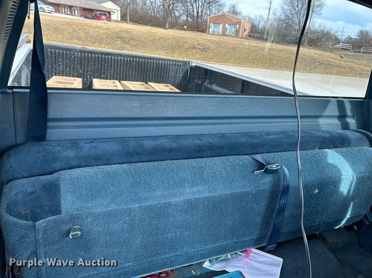 image for item NJ9517 1994 Chevrolet K1500 Ext. Cab pickup truck