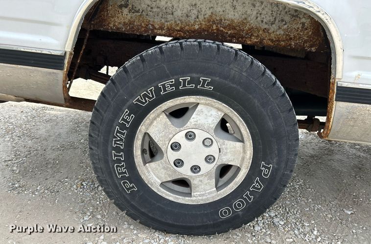 image for item NJ9517 1994 Chevrolet K1500 Ext. Cab pickup truck