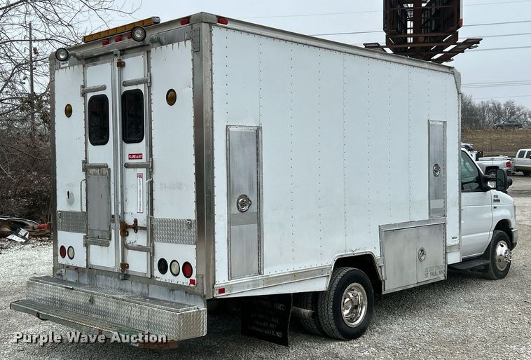 image for item NJ9527 2009 Ford E450 Super Duty box truck