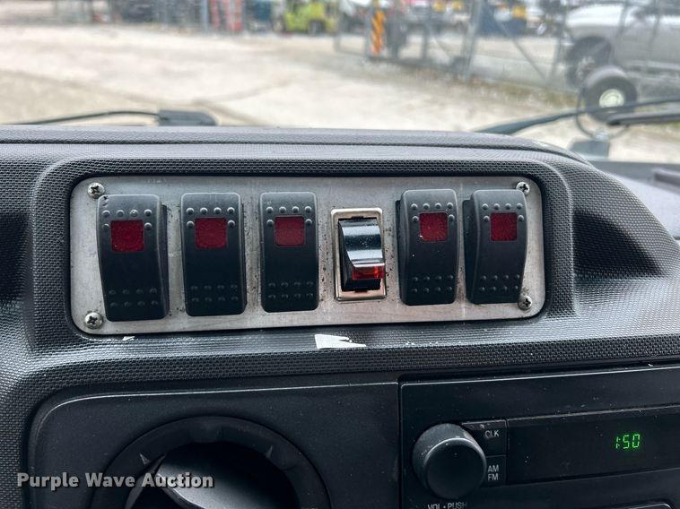 image for item NJ9527 2009 Ford E450 Super Duty box truck