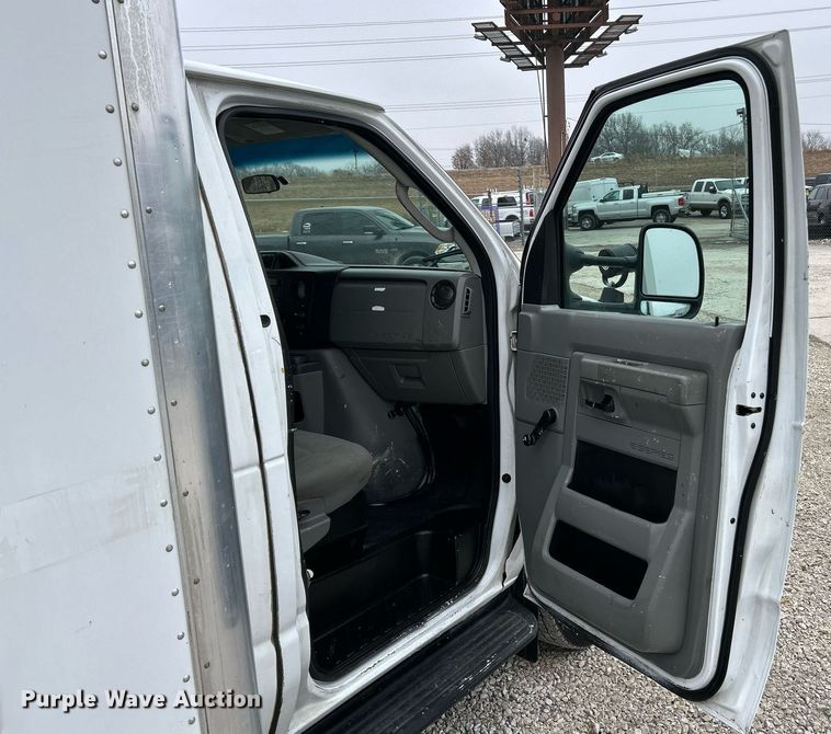 image for item NJ9527 2009 Ford E450 Super Duty box truck