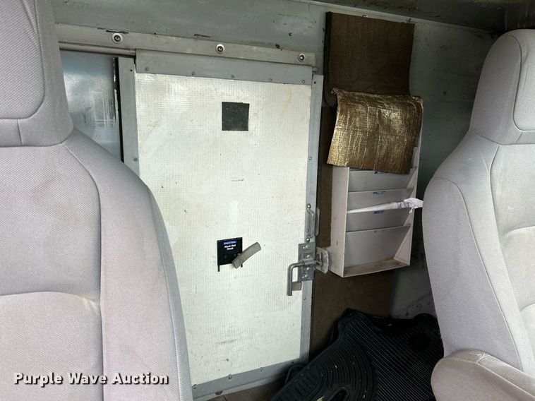 image for item NJ9527 2009 Ford E450 Super Duty box truck