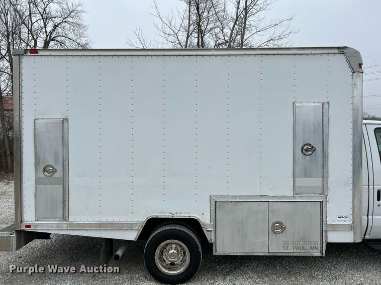 image for item NJ9527 2009 Ford E450 Super Duty box truck