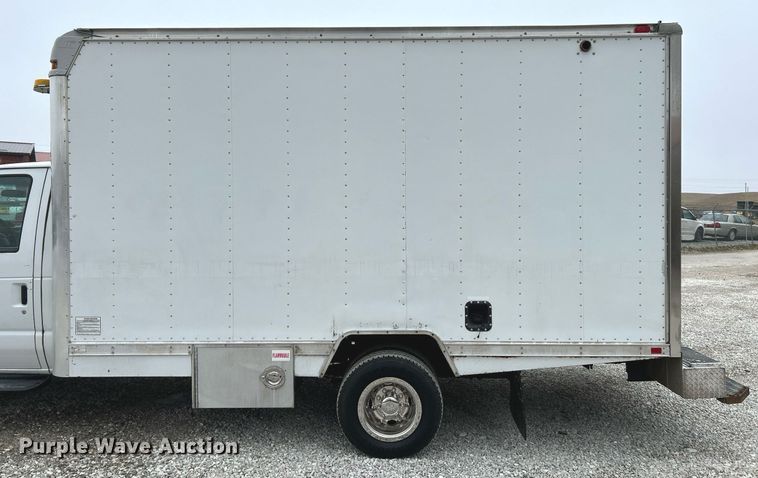 image for item NJ9527 2009 Ford E450 Super Duty box truck