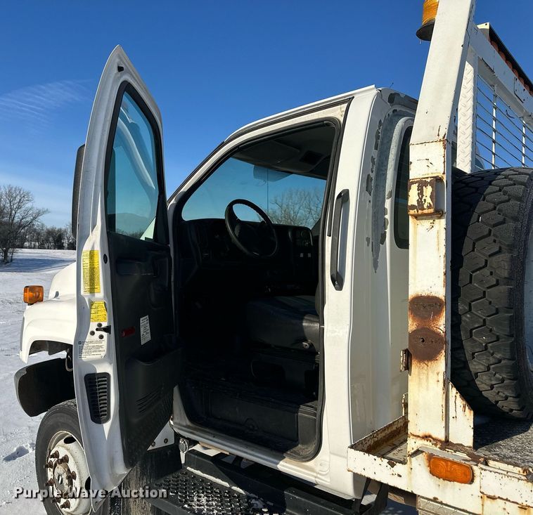 image for item NL9348 2006 Chevrolet C4500 flatbed truck
