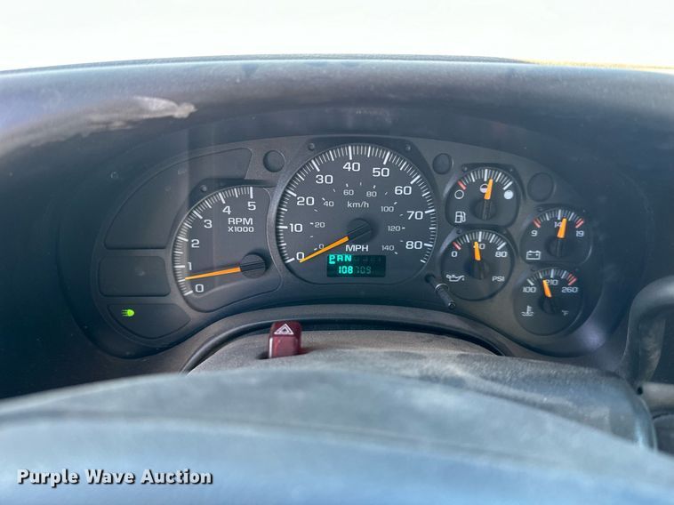 image for item NL9348 2006 Chevrolet C4500 flatbed truck