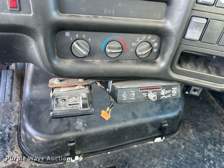 image for item NL9348 2006 Chevrolet C4500 flatbed truck