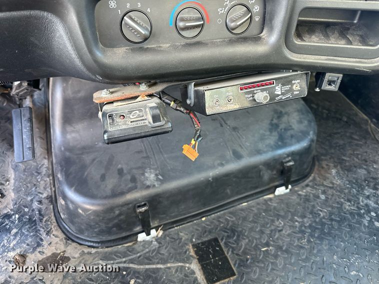 image for item NL9348 2006 Chevrolet C4500 flatbed truck